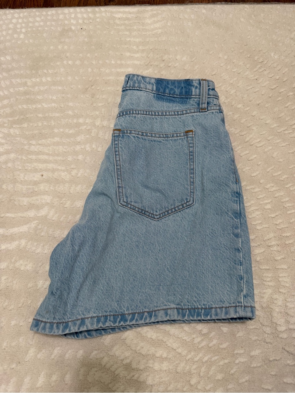 Abercrombie & Fitch The Loose Fit High Rise Denim Jean Shorts - Curve Love - Picture 4 of 4